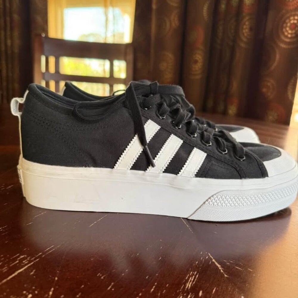 Adidas Platform sneaker, Women’s 11, new with tags